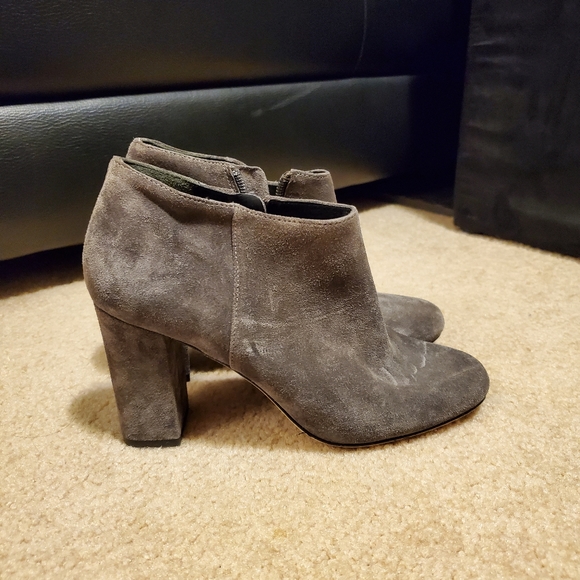 Via Spiga Shoes - Via Spiga Silvie Block Heel bootie sz 5